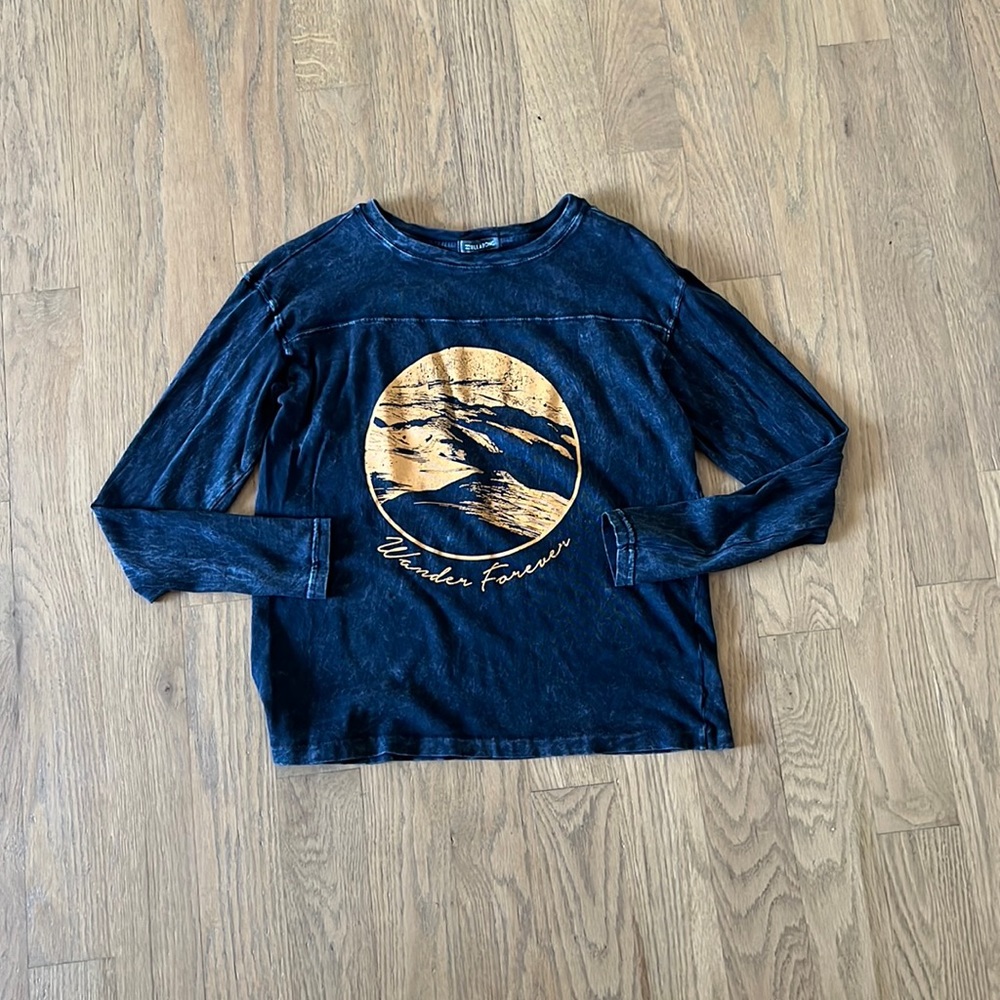 Billabong black long sleeve shirt with design